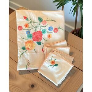 Vintage 1950s Embroidered Floral Tablecloth w/5 Napkins Cottage Garden Linen EUC